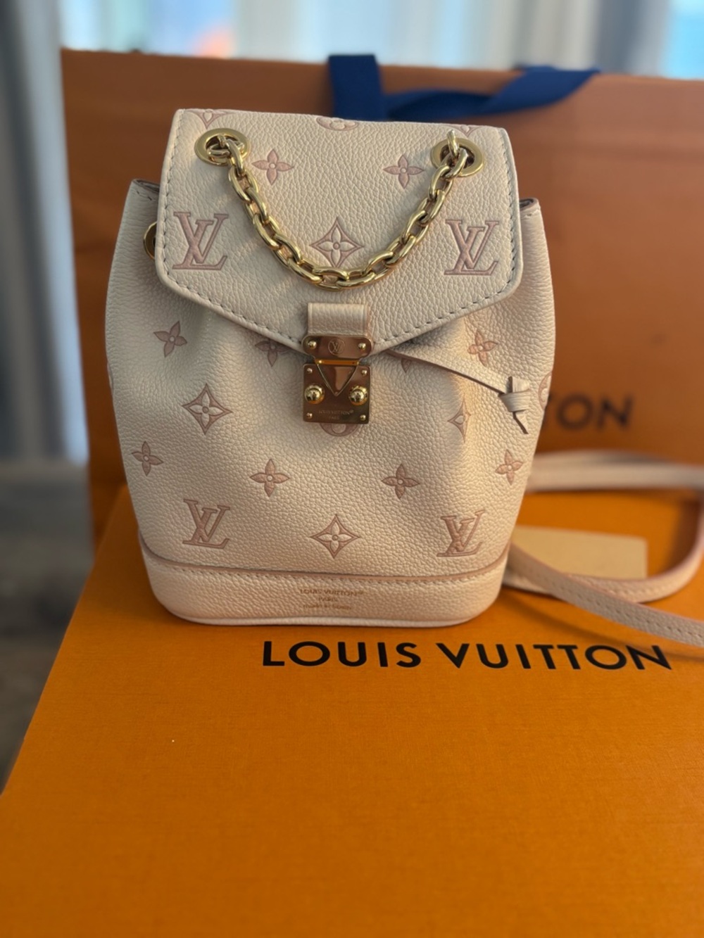 Louis Vuitton Cream/Pink Nano Neo BPM backpack mini - Picture 2 of 16